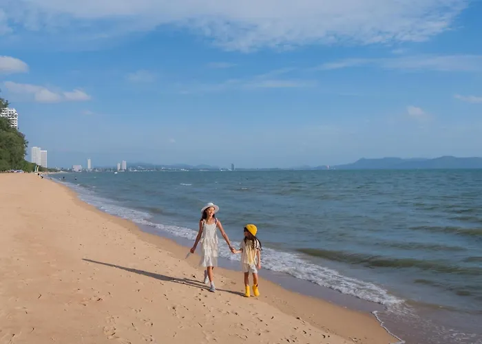 Pinnacle Grand Jomtien Resort&Beach Club - SHA Extra Plus