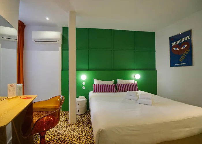 Hotel Ours Blanc - Place Victor Hugo