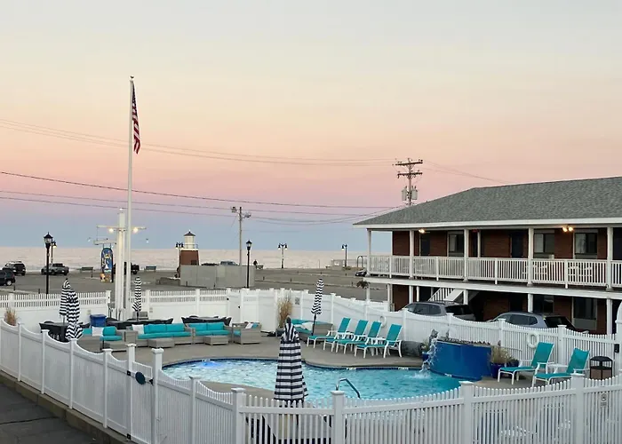 Sands By The Sea Motel
