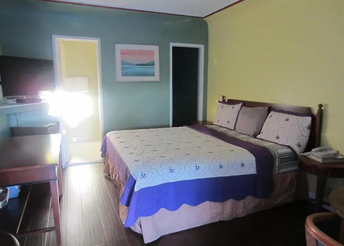 Travel Eagle Inn Motel