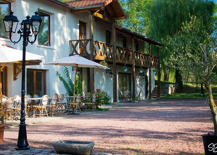 La Ferme aux Biches