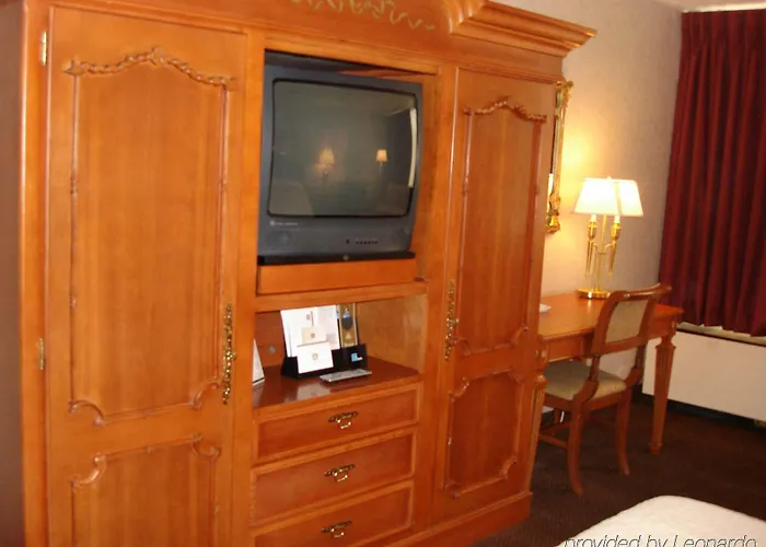 A Victory Inn & Suites - Muskegon