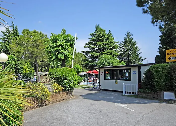 Camping Garden Tourist