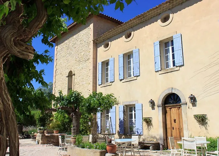 Les Carmes And Spa