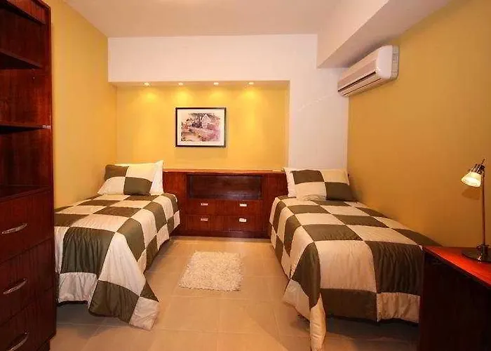 Grand Bay Tower Hotel El Farallon del Chiru