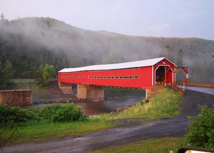 Auberge De La Riviere Matapedia - Matapedia River Lodge