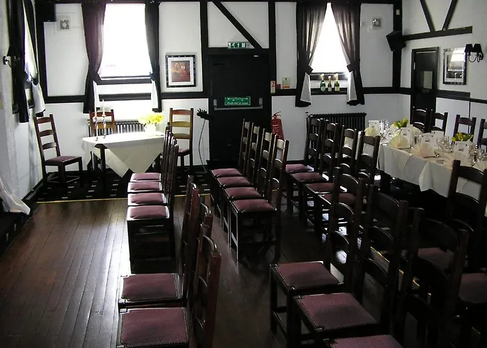 The Robertson Arms Hotel Carnwath