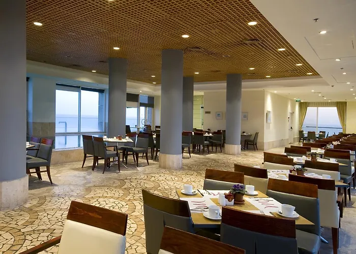 Arena Hotel By The Beach Bat Yam