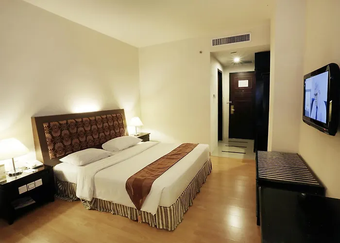 Rocky Plaza Hotel Padang