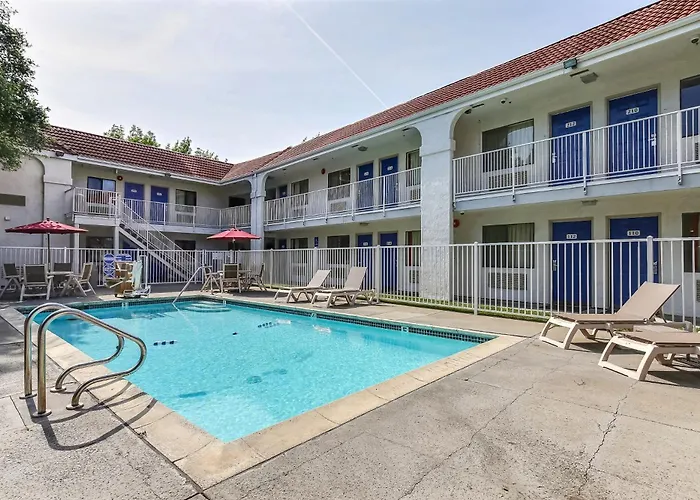 Motel 6-Pinole, Ca