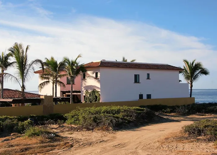 Cerritos Beach Inn