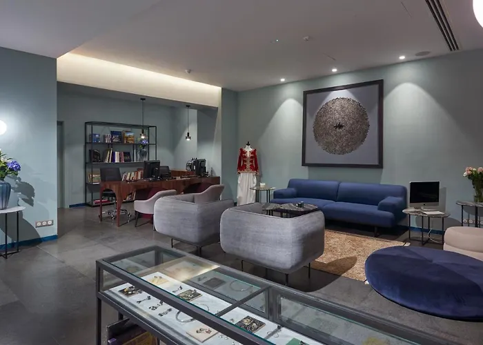 M Suite Hotel