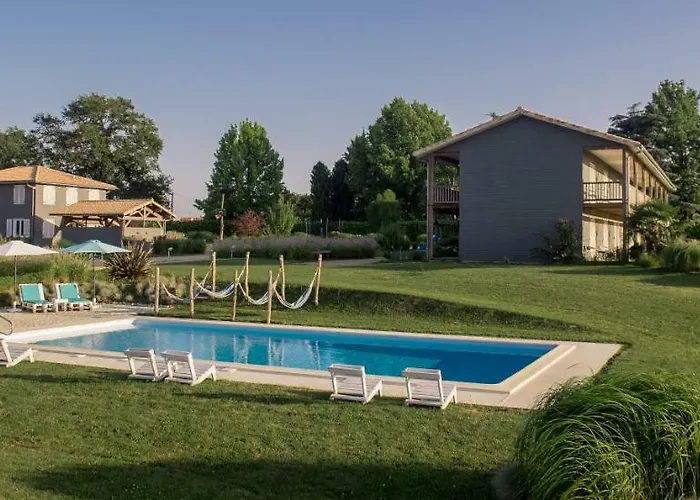 Hotel Lodge La Petite Couronne