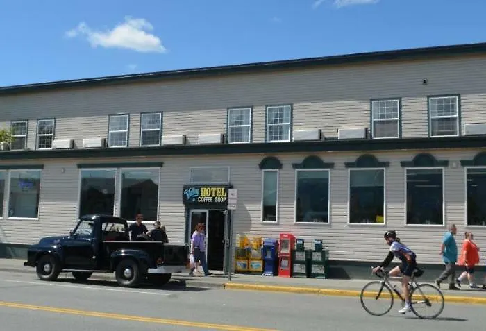 Valley Hotel & 24/7 Open Cafe