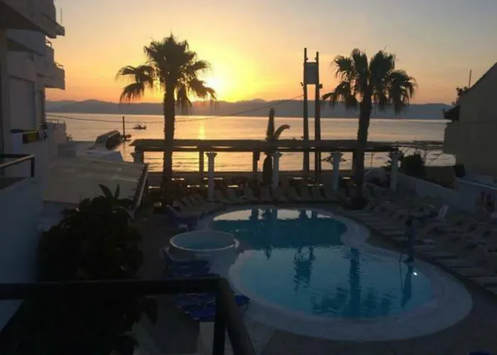 Quayside Village Hotel (Adults Only)