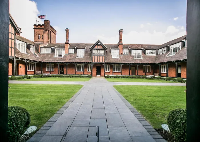 The Pillar Hotel