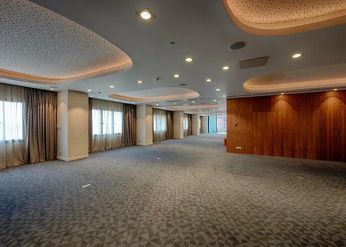M Suite Hotel