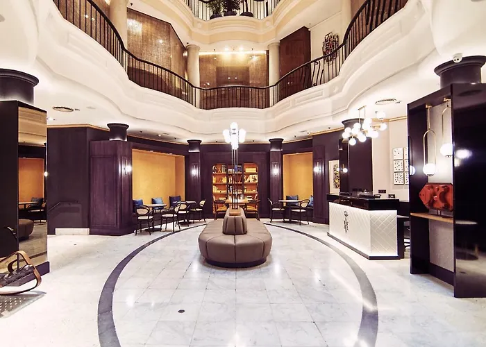 Occidental León Alfonso V Hotel