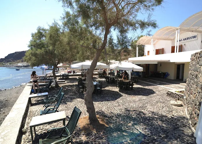 Akrotiri Hotel