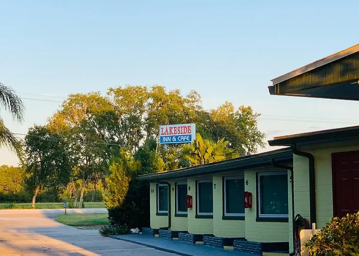 Lakeside Inn And Cafe