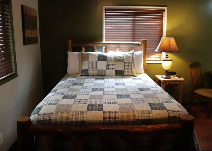 Lone Fir Resort