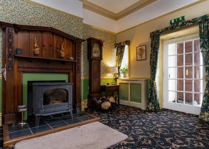 Crown Lodge