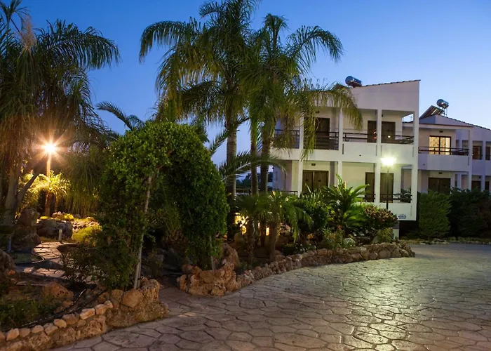 Coliseum Studios & Apartments